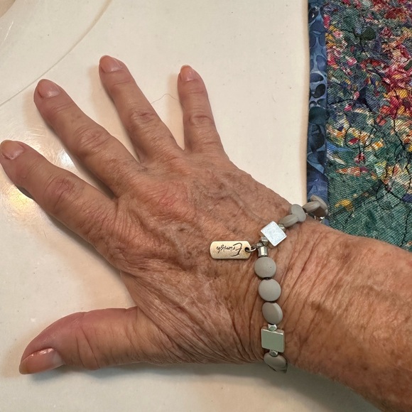 Erimish stacked bracelet - Picture 2 of 3